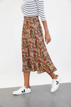Poppy Skirt - Meadow Floral -Vibe Wardrobe Shop 0084 Poppy Meadow 1457 web f8aa1c07 8e58 497f 8298 b7043ee8b8b5
