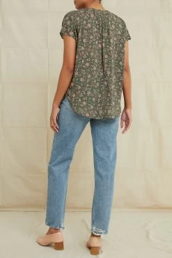 Renata Ecovero Blouse - Lago Green -Vibe Wardrobe Shop 0142RenataLagoGreen 2592 web e9acdd56 fe41 4caf 966a 7a4bcbde4ac9