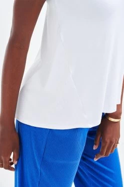 Sabel Dream Knit Tank - White -Vibe Wardrobe Shop 0193 Sabel White 1630 web faa2403b 4603 4f8c bdfe 7bb4894e8dda