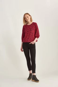 Issa Raglan Tee -Vibe Wardrobe Shop 0223 Issa Cotton Modal Luxembourg 1448 web 1b9f65aa 4258 472a 8a56 f97d69056422