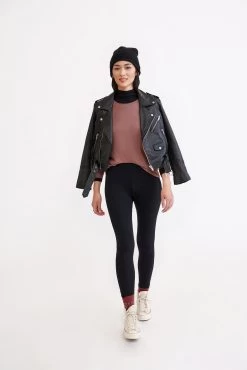 Magda Dream Rib Leggings -Vibe Wardrobe Shop 0260 Magda Dream Rib Black 1766 web