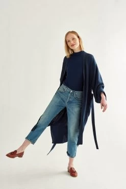 Quinn Zero-Waste Cupro Duster - ReAmour -Vibe Wardrobe Shop 0295 Quinn Zero Waste Duster Navy 2068 web 1a8bbf52 bb7c 40b6 9805 be5efda27697