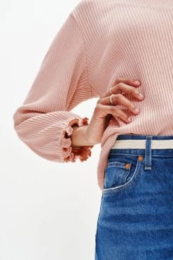 Gisele Paris Rib Sweatshirt - Rose - ReAmour -Vibe Wardrobe Shop 0308 Gisele Sweatshirt Paris Rib Rose 0761 web f256fad1 6961 45f0 b213 eab22c0e9c93