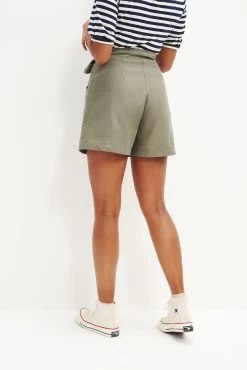 Milo Femme Fête Short - Vetiver -Vibe Wardrobe Shop 0341 Milo Short Vetiver 0535 web cfd2bbd8 fed9 4268 892c b5d62591ae9c