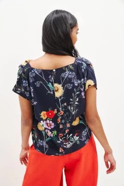 Margeaux Zero-Waste Blouse - Provence Floral -Vibe Wardrobe Shop 0357 Margeaux Zero Waste Tee Provence Print 1593 web a7147ce6 9344 4a83 82fb acba689ad58c