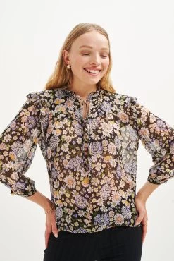 Camila Nouveau Silk Blouse - Midi Floral Lavender - ReAmour -Vibe Wardrobe Shop 0394 Camila Lavender Midi Floral 1918 web 4c2ea659 eeed 4bbf 90c0 8c1f1b9274f9