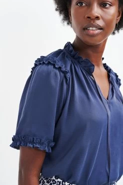 Zuri Cupro Blouse - Ocean -Vibe Wardrobe Shop 0396 Zuri Ocean 0163 web d6e824b9 258f 4a21 9dd0 cc740e55c564