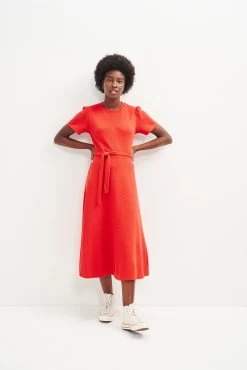 Tenille Scallop Knit Midi Dress -Vibe Wardrobe Shop 0424 Tenille Carmine 2585 web