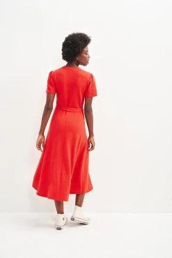 Tenille Scallop Knit Midi Dress -Vibe Wardrobe Shop 0424 Tenille Carmine 2610 web