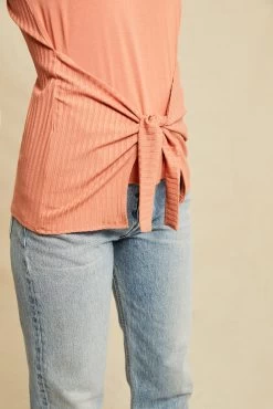 Celeste Knit Tank - Hibiscus -Vibe Wardrobe Shop 0456 Celeste Hibiscus 1472 web de07e7d8 0cb2 496c a9f1 8c5b5fd7aabb