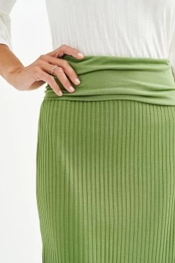 Zio Ribbed Skirt - Pear -Vibe Wardrobe Shop 0464 Zio Pear 3495 web cfdac85c b7d0 47a4 a74c 4f4974628096