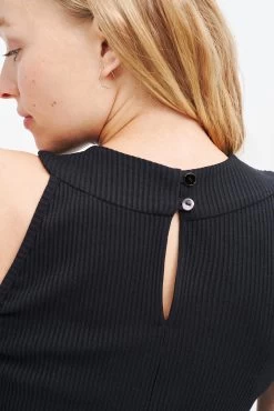 Leomie Paris Rib Tank - Black -Vibe Wardrobe Shop 0474 Leomie Black 0909 web 44769e0a 12e5 4aa3 b269 d8d32d3380f9