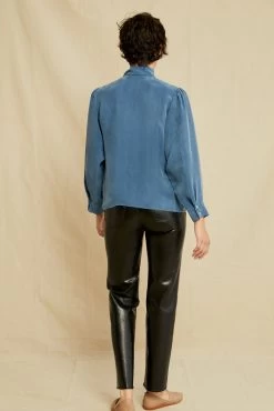 Olivet Cottonseed Cupro Blouse - Azure -Vibe Wardrobe Shop 0710 Olivet Cottonseed Cupro Azure 1236 web 9ebe0471 a60a 49fc bfc7 066a90e2e3fe