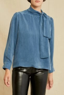 Olivet Cottonseed Cupro Blouse - Azure -Vibe Wardrobe Shop 0710 Olivet Cottonseed Cupro Azure 1303 web a0951109 36b9 4eed 91bd 7f650886d334