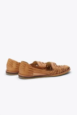 Nisolo Huarache Sandal - Almond 10 Nisolo Huarache Sandal - Almond -Vibe Wardrobe Shop 2021 0217 SS21 1HALM ALM 1523