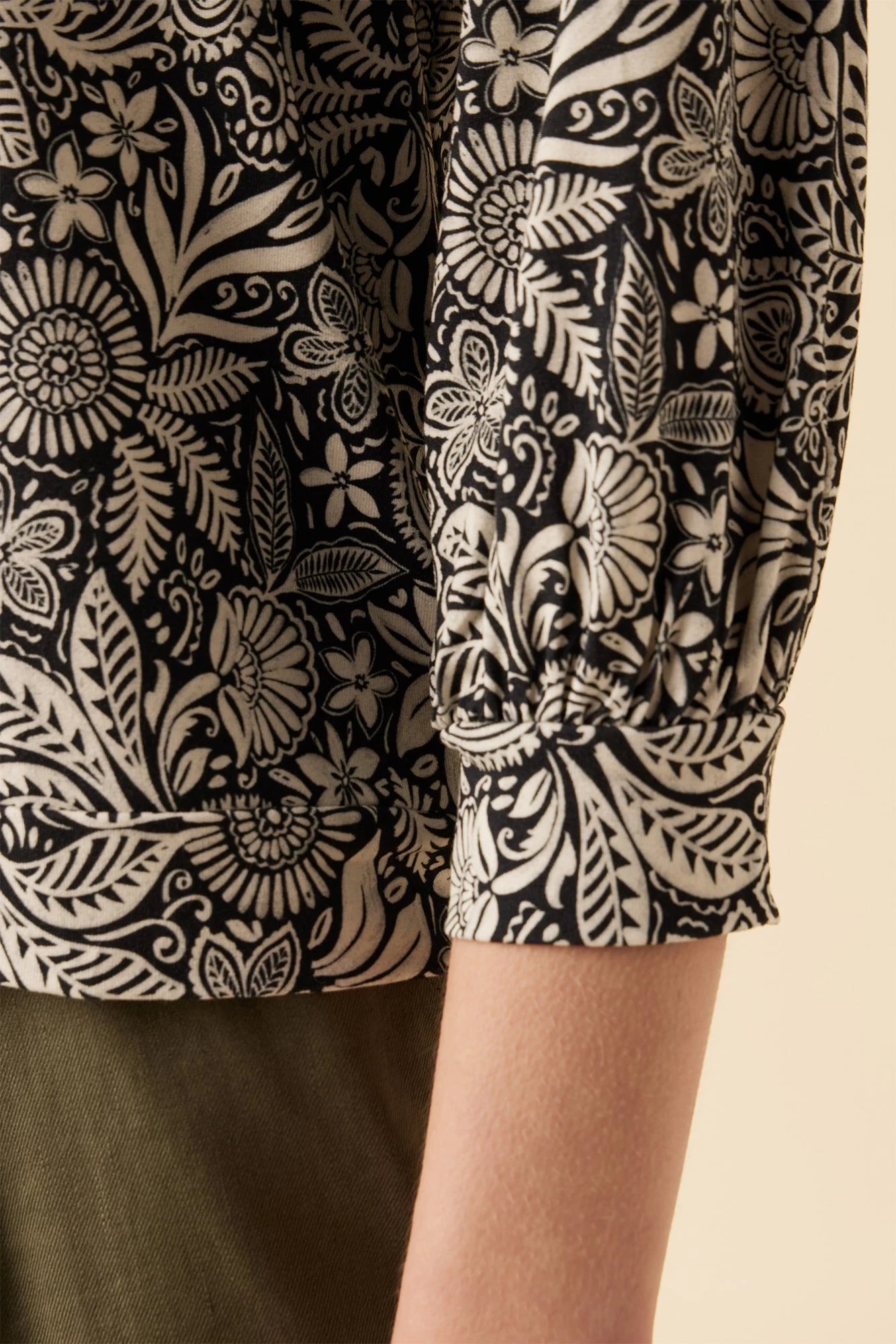 Issa Viscose Knit Tee - Nina Black 4 Issa Viscose Knit Tee - Nina Black - Image 4