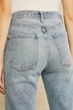 AGOLDE 90s Pinch Waist Jean - Endless -Vibe Wardrobe Shop 3RDPA5994OVATN Pinch Waist Skinny Ovation 3231 web 869ff6bc 48a1 4d2d a627 7b18e8f919a3