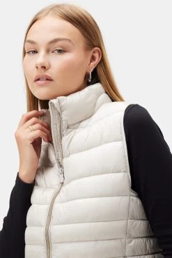 Save The Duck Lynn Vest - Rainey Beige -Vibe Wardrobe Shop 3RDPA6096 Lynn Puffer Vest Rainy Beige 5
