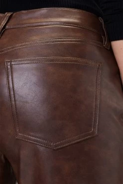 AGOLDE Sloane Jean - Cola -Vibe Wardrobe Shop 3RDPA6101 Sloan Cola 6 c8271b64 3312 4f92 8111 5c9ed08c7dfa