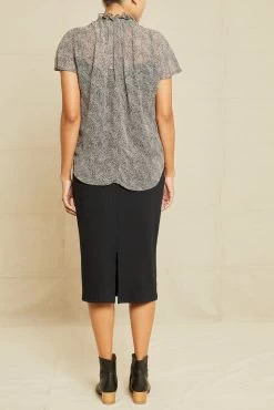 Maisie Nouveau Silk Blouse - Snow Leopard 7 Maisie Nouveau Silk Blouse - Snow Leopard -Vibe Wardrobe Shop 6065 Maisie Snow Leopard 00385 web 7dd8a61a dde7 43aa ace7 3c17b7e85d6d