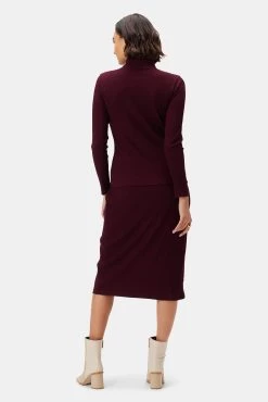 Lux Paris Rib Turtleneck - Plum -Vibe Wardrobe Shop 612 Gadot Novelty Plum 3