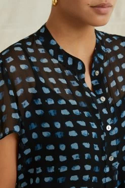 Elodie Nouveau Silk Blouse - Squared Up Black 7 Elodie Nouveau Silk Blouse - Squared Up Black -Vibe Wardrobe Shop 6672ElodieSquaredUpBlack 3040 web a42ebcbe d01d 46ac 8366 6d10208f81f2