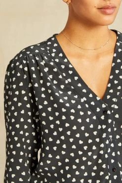 Kaya Washable Silk Blouse - Heart Black Ivory Print -Vibe Wardrobe Shop 8509 Kaya Heart Black Ivory 2830 web 759a9236 d8c0 4fc6 a79e 6d248fe0d5f9