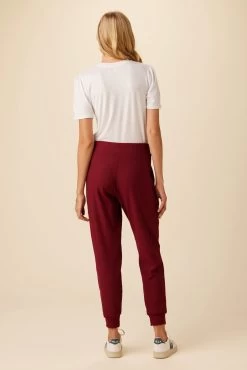 Skylar Luxe Fleece Jogger - Mulberry -Vibe Wardrobe Shop 9647 Skylar Luxe Mulberry 3