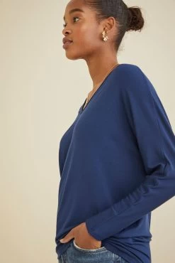 Mayr Long Sleeve Dream Knit Tee - Navy 9 Mayr Long Sleeve Dream Knit Tee - Navy -Vibe Wardrobe Shop 9938 Long Sleeve Mayr Navy 0880 web 0594514c 559e 4f29 840b fe2f16fea4ea