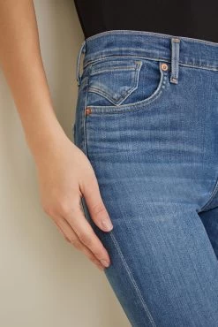 AGOLDE Exclusive Sophie Crop -Vibe Wardrobe Shop AGOLDE Sophie Skinny Crop Kindred 0116 web