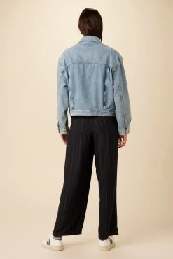 AGOLDE Charli Denim Jacket - Debate -Vibe Wardrobe Shop Charli Jacket Debate 3