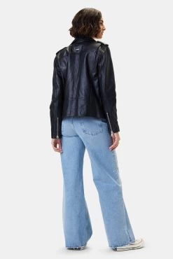 Deadwood River Leather Jacket - Black -Vibe Wardrobe Shop DEADWOOD River Leather Jacket Black 3 56f5b429 284d 4589 9cd9 c7b8725250f9