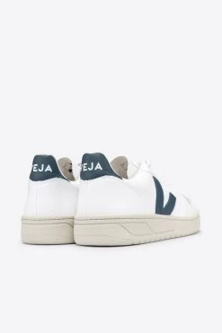 Veja V10 CWL Sneaker - White California 5 Veja V10 CWL Sneaker - White California -Vibe Wardrobe Shop VEJA V10 Vegan CA White back