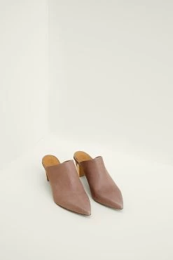 Coclico Jackson Mule - Fango Taupe -Vibe Wardrobe Shop coclico jackson fango taupe 0005 d9375b2b 6a5c 48bf 8171 c3ec64ad3ba4
