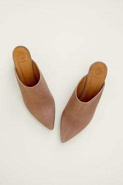 Coclico Jackson Mule -Vibe Wardrobe Shop coclico jackson fango taupe 0010