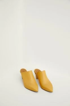 Coclico Jackson Mule -Vibe Wardrobe Shop coclico jackson ginestra yellow 0007