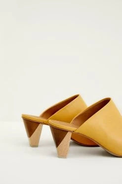 Coclico Jackson Mule - Ginestra Yellow -Vibe Wardrobe Shop coclico jackson ginestra yellow 0009 1370f2fd 61c7 4282 be93 ef5f7034121a
