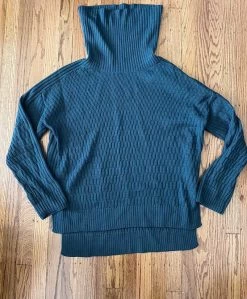 Harlow Wool Sweater - Dark Green - ReAmour -Vibe Wardrobe Shop recurate submission 86558 3